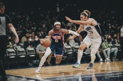 詹姆斯赛事官方发布出色防守新规，澳大利亚队争议不断！的简单介绍